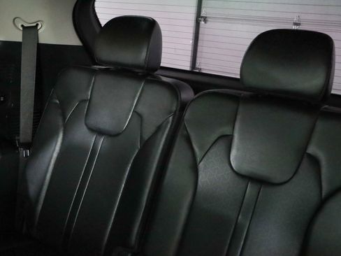 Used 2022 Kia Sorento S w/ Panoramic Sunroof Package FWD image 26