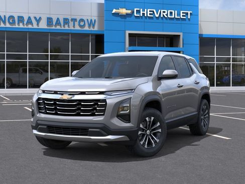 New 2027 Chevrolet Equinox LT w/ LPO, Floor Liner Package FWD image 8