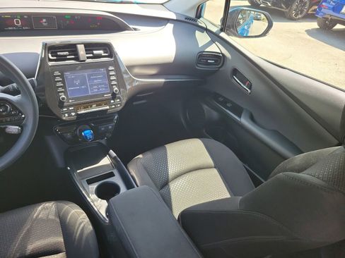 Used 2022 Toyota Prius LE image 15
