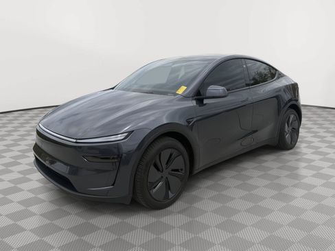 Used 2026 Tesla Model Y AWD image 4