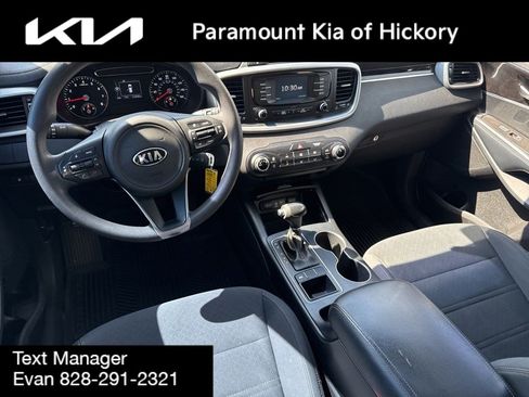 Used 2017 Kia Sorento FWD image 16