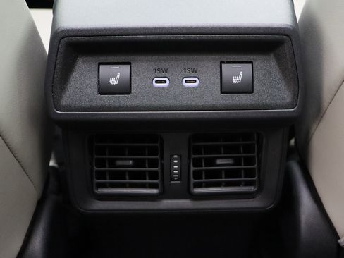 Used 2026 Toyota RAV4 Limited AWD/4WD image 31