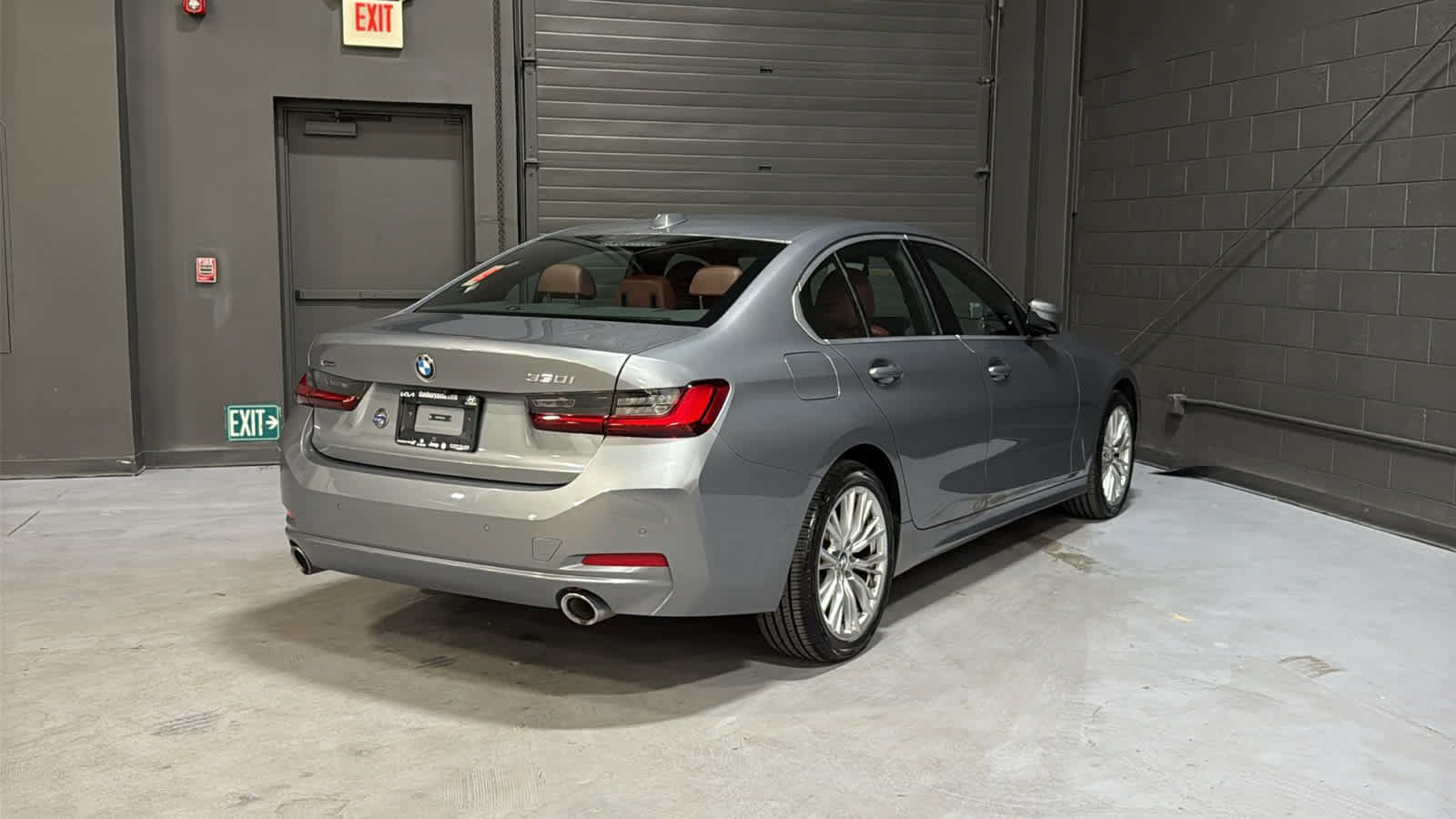 Used 2024 BMW 330i xDrive Sedan w/ Convenience Package AWD/4WD image 4