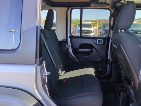 Used 2018 Jeep Wrangler Unlimited Rubicon AWD/4WD image 29