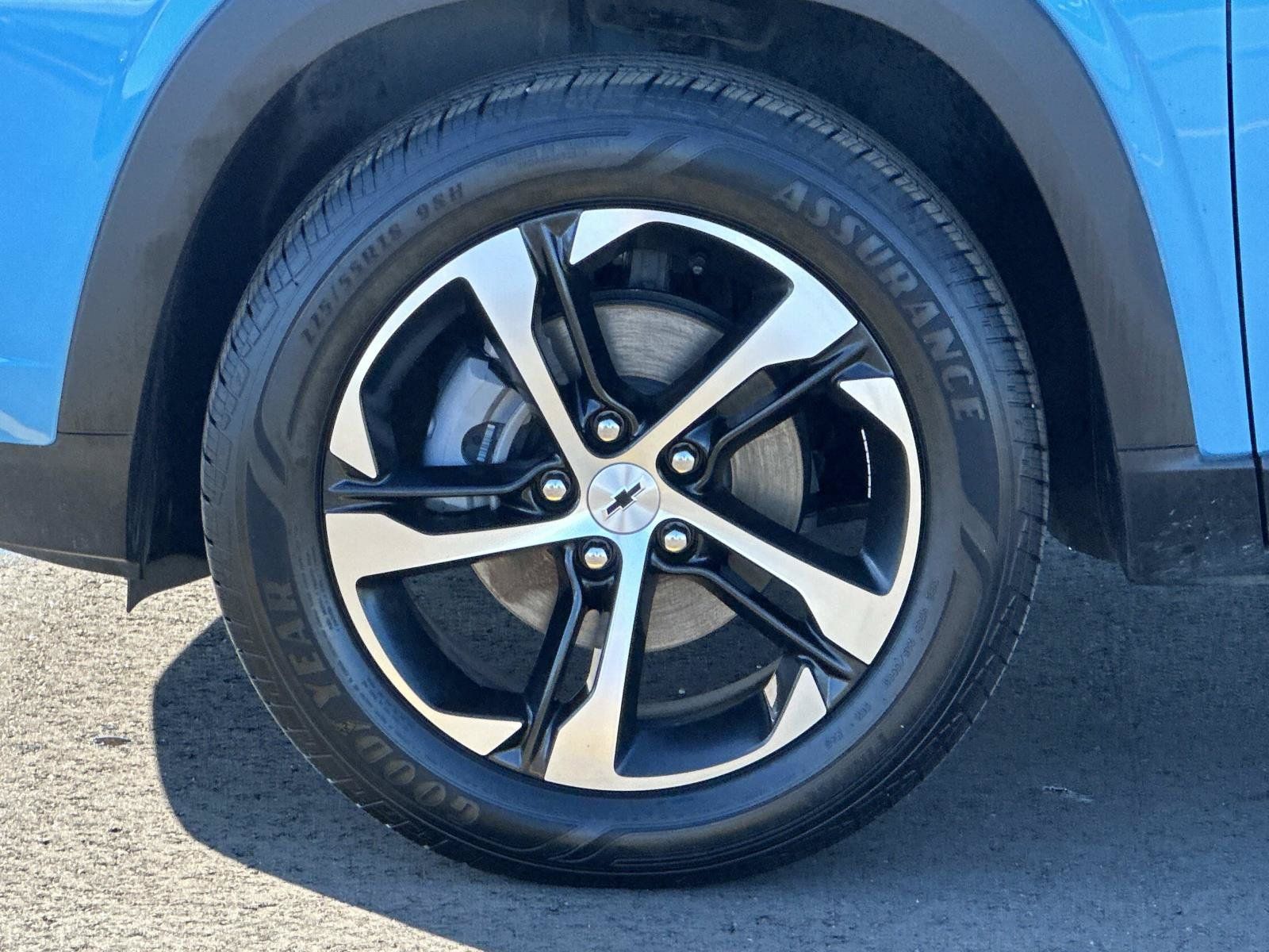 Certified 2025 Chevrolet Trax RS w/ Driver Confidence Package FWD image 8