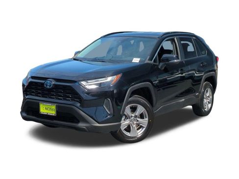 Used 2024 Toyota RAV4 XLE AWD/4WD image 1