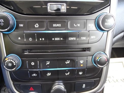 Used 2015 Chevrolet Malibu LT image 25