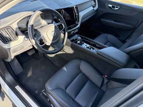 Used 2025 Volvo XC60 B5 Plus image 17