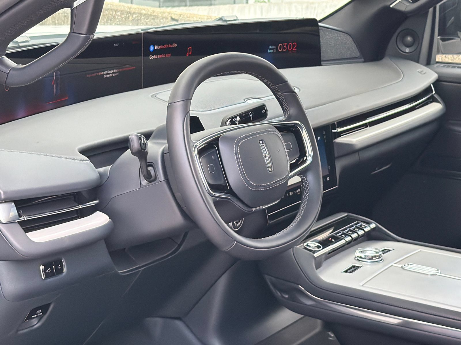 New 2026 Lincoln Navigator Reserve w/ Jet Appearance Package AWD/4WD image 17