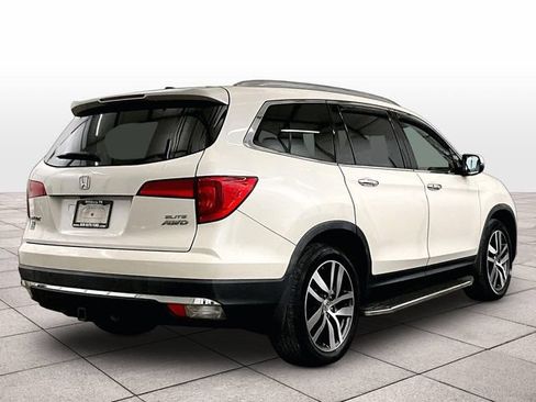 Used 2018 Honda Pilot Elite image 12