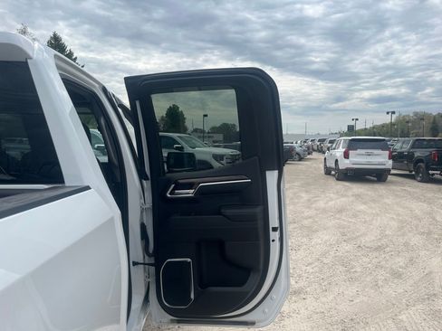 Used 2023 GMC Sierra 1500 SLE AWD/4WD image 29