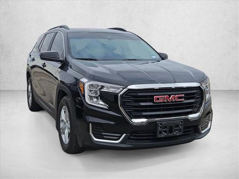 Used 2022 GMC Terrain SLE w/ Driver Convenience Package image 3