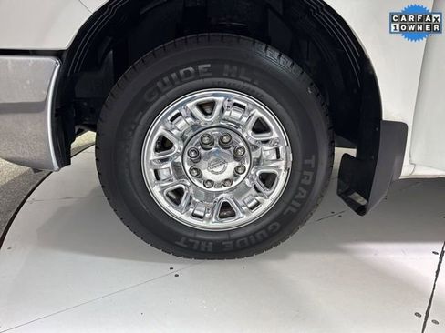 Used 2019 Nissan NV 3500 SV w/ Navigation Package image 3