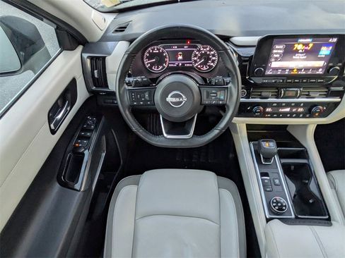 Used 2023 Nissan Pathfinder SL w/ SL Premium Package image 17