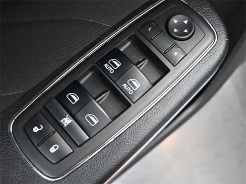 Used 2018 Dodge Charger R/T image 13