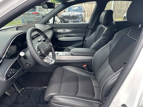 Used 2025 Genesis GV70 3.5T Sport AWD/4WD image 31