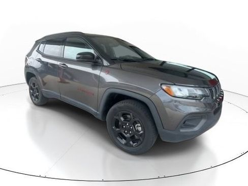 Used 2023 Jeep Compass Trailhawk AWD/4WD image 3