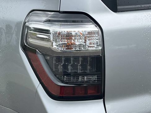 Used 2020 Toyota 4Runner TRD Off-Road Premium w/ Moonroof Package AWD/4WD image 10