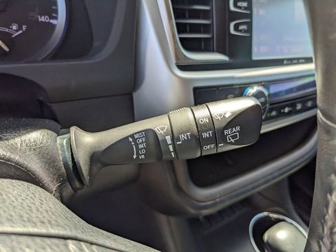 Used 2019 Toyota Highlander XLE image 33