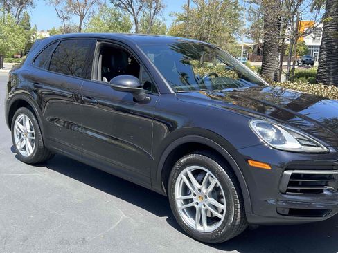 Used 2019 Porsche Cayenne w/ Premium Package AWD/4WD image 79