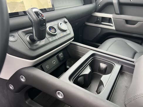 Certified 2024 Land Rover Defender 110 S image 28