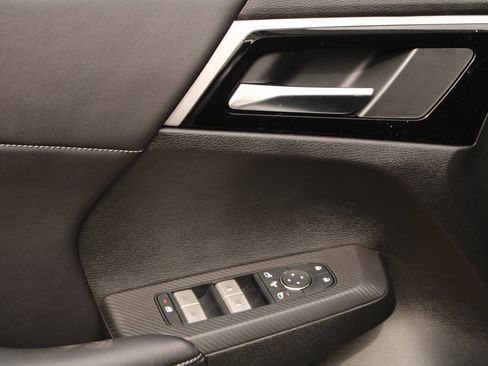 New 2025 Mitsubishi Outlander SE image 14