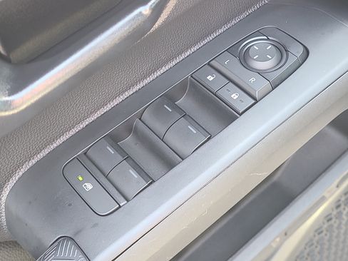 Used 2024 Toyota Tacoma SR image 18