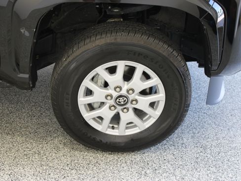 Used 2026 Toyota Tacoma SR5 AWD/4WD image 5