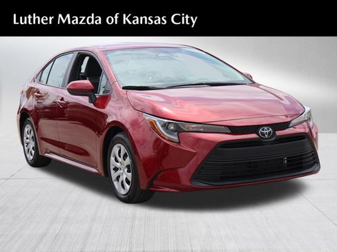 Used 2024 Toyota Corolla LE FWD image 1