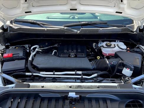 Used 2022 Chevrolet Silverado 1500 Custom Trail Boss w/ LPO, Dark Essentials Package image 9