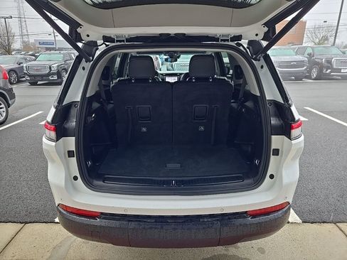 Used 2023 Jeep Grand Cherokee L Limited w/ Black Appearance Package image 43