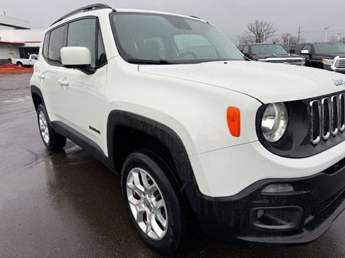 Used 2015 Jeep Renegade Latitude image 10