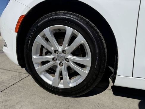 Used 2015 Chrysler 200 Limited w/ Convenience Group FWD image 9