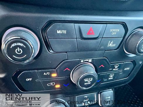 Used 2023 Jeep Renegade Latitude image 26