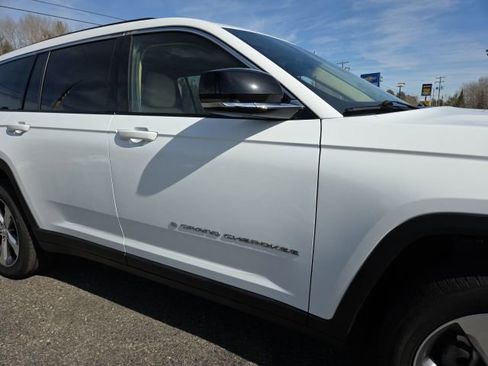 Used 2021 Jeep Grand Cherokee L Limited image 32