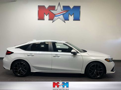 Used 2022 Honda Civic Sport Touring image 1