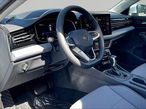 New 2026 Volkswagen Jetta SE image 17