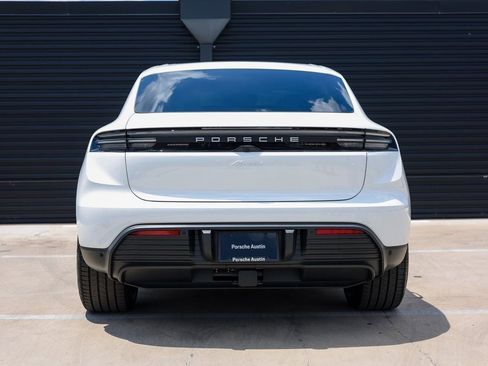 New 2025 Porsche Macan Electric RWD image 6
