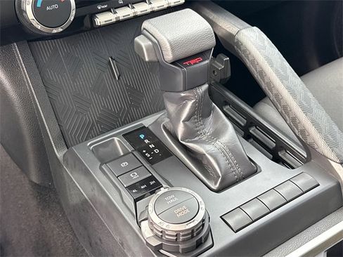 Used 2025 Toyota Tacoma TRD Sport image 31