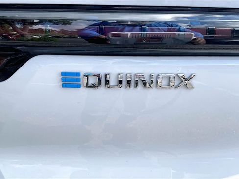 Used 2026 Chevrolet Equinox EV LT FWD image 9