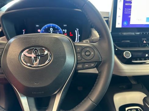 Used 2025 Toyota Corolla SE w/ SE Premium Package FWD image 21