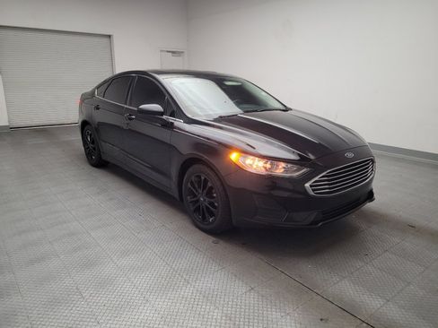 Used 2020 Ford Fusion SE image 13