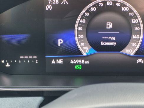 Used 2025 Volkswagen Jetta SE FWD image 24