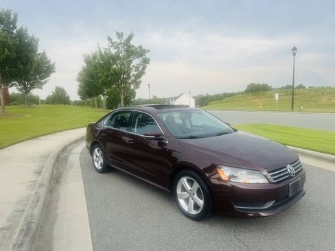 Used 2012 Volkswagen Passat 2.5 SE FWD image 4