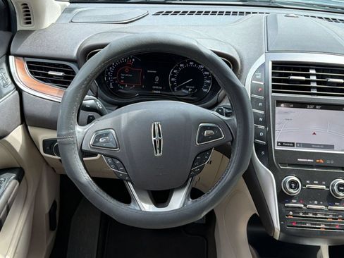 Used 2019 Lincoln MKC Select w/ Select Plus Package FWD image 25
