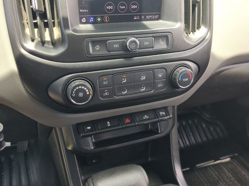 Used 2021 Chevrolet Colorado W/T w/ WT Convenience Package RWD image 17