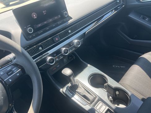 Used 2022 Honda Civic LX image 17
