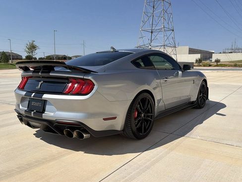 Used 2021 Ford Mustang Shelby GT500 w/ Technology Package RWD image 5