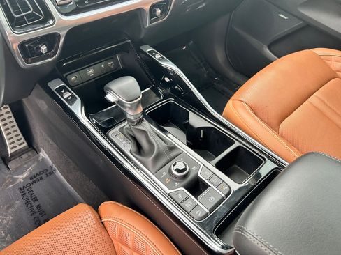 Used 2023 Kia Sorento SX Prestige image 18