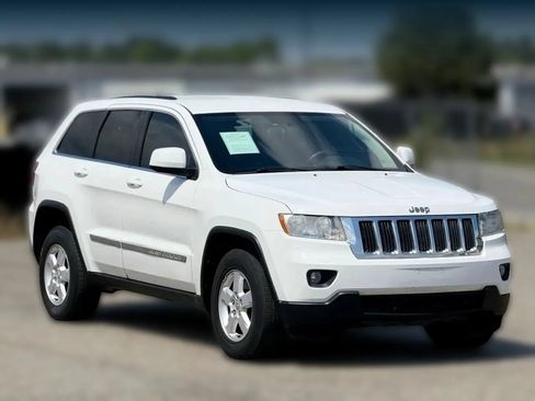 Used 2013 Jeep Grand Cherokee Laredo AWD/4WD image 1